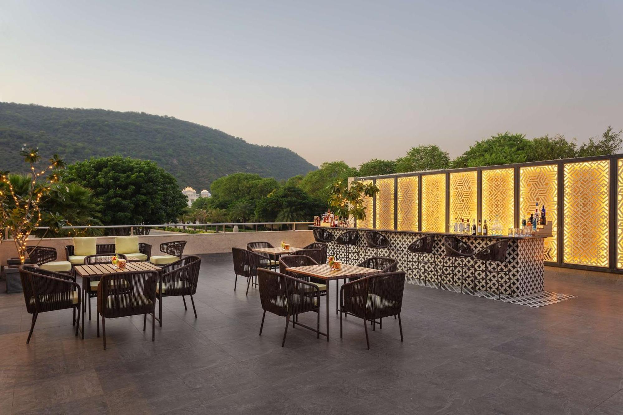 Doubletree By Hilton Jaipur Amer Экстерьер фото