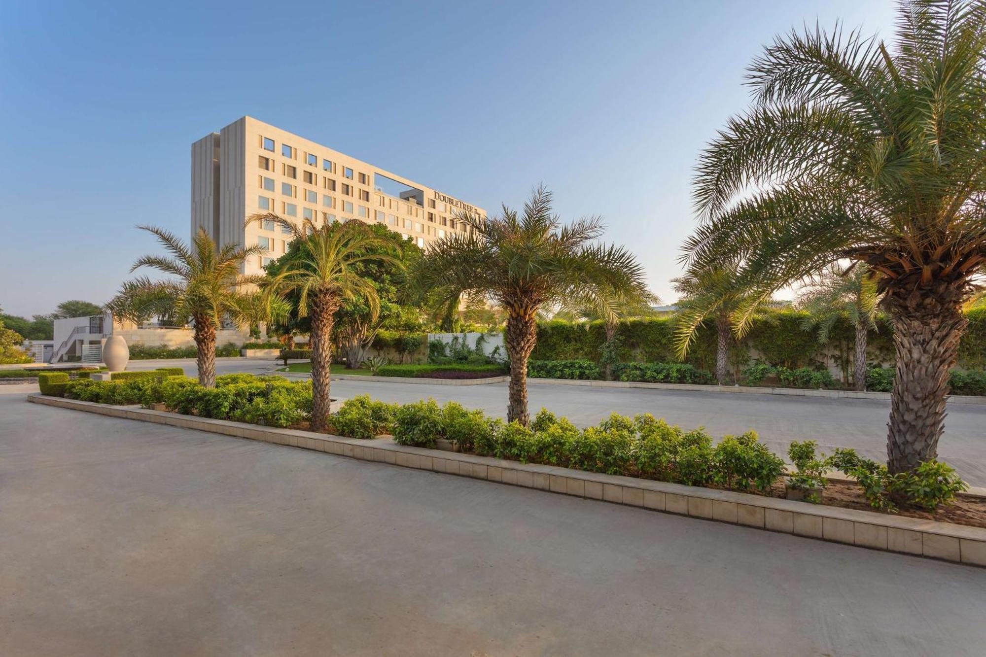 Doubletree By Hilton Jaipur Amer Экстерьер фото