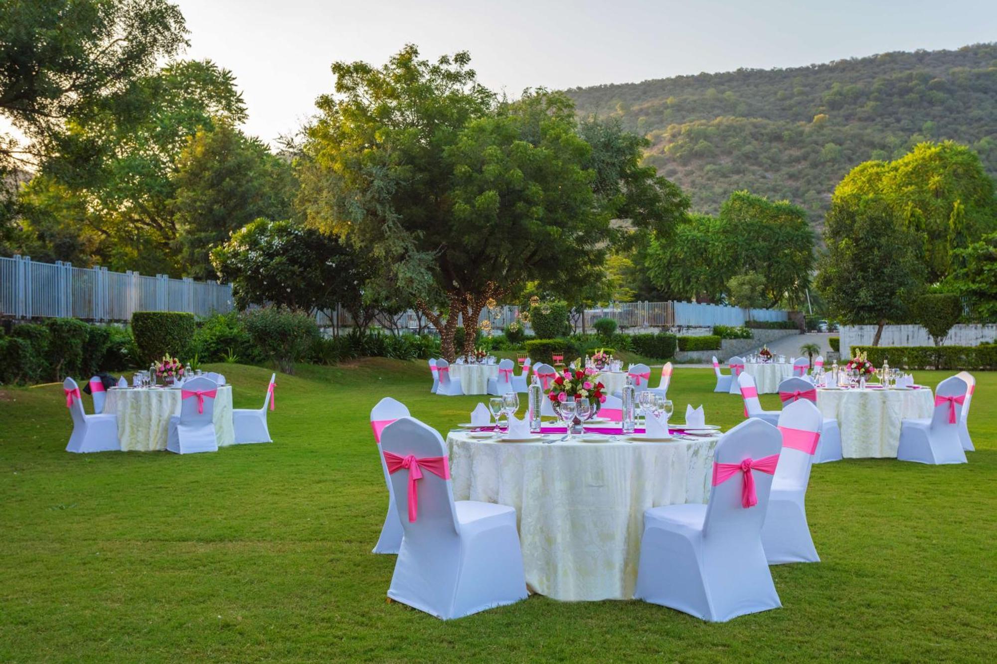 Doubletree By Hilton Jaipur Amer Экстерьер фото